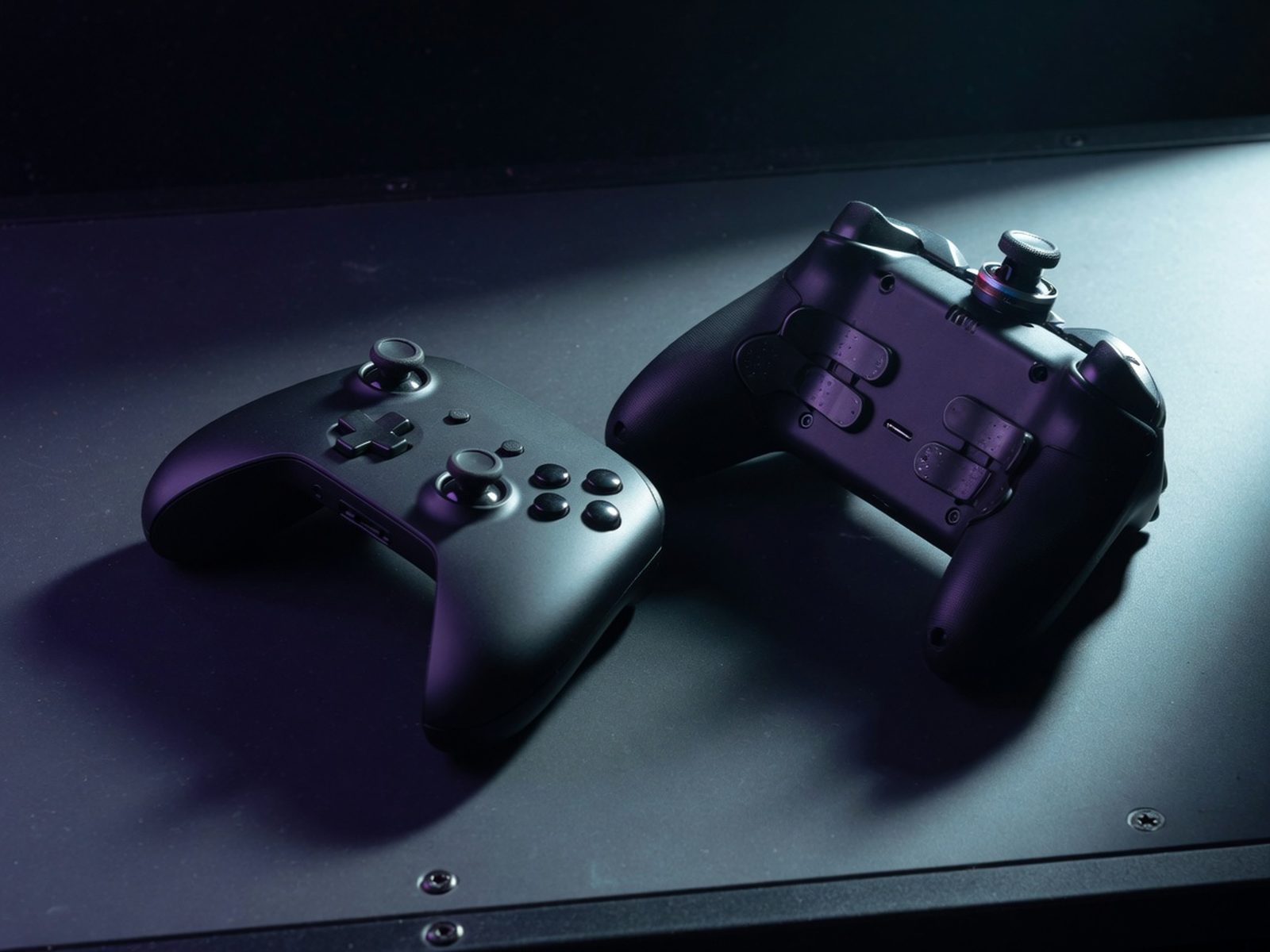 Manette pro ou standard : ce qui change vraiment en jeu